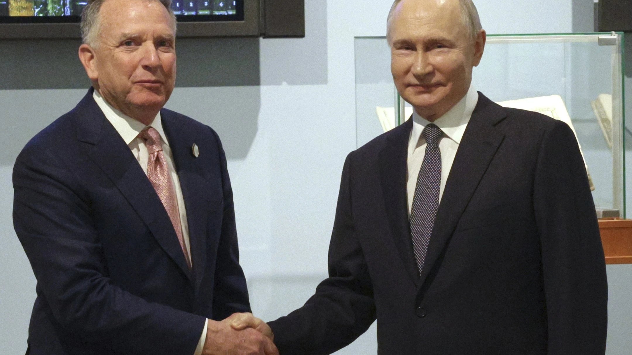 Стаття: WSJ: Спецпосланець Трампа заявив, що Україна «може менше дбати» про деякі регіони, в яких переважає російська