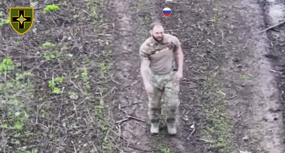 Зображення посту: ЗСУ за допомогою дрона взяли в полон російського військового біля Торецька