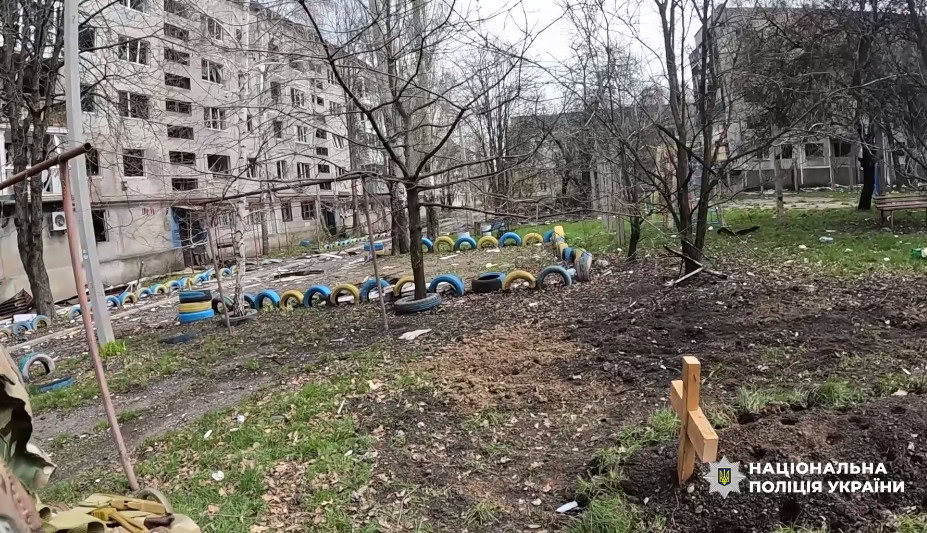 Зображення посту: У Покровську ховають людей на дитячому майданчику: після обстрілів зростає кількість охочих евакуюватися