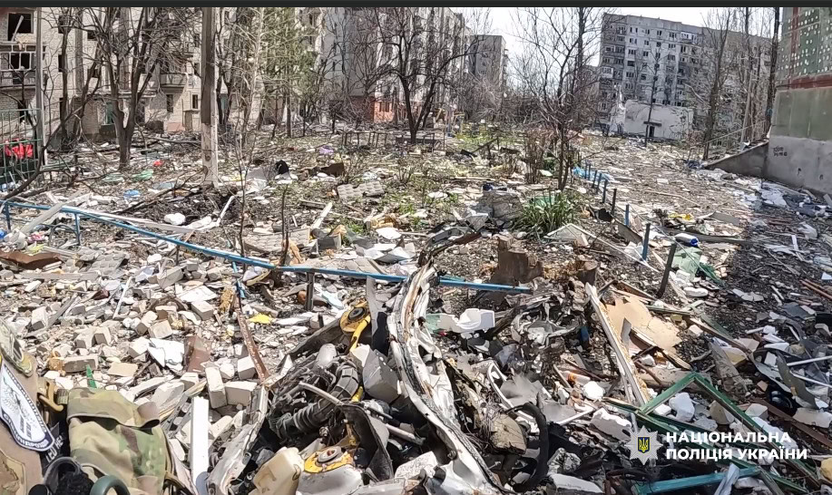 Зображення посту: У Покровську ховають людей на дитячому майданчику: після обстрілів зростає кількість охочих евакуюватися