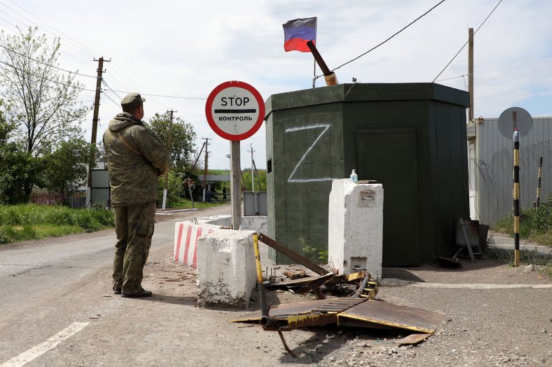 Стаття: Окупанти обмежили в’їзд до Сватового на Луганщині