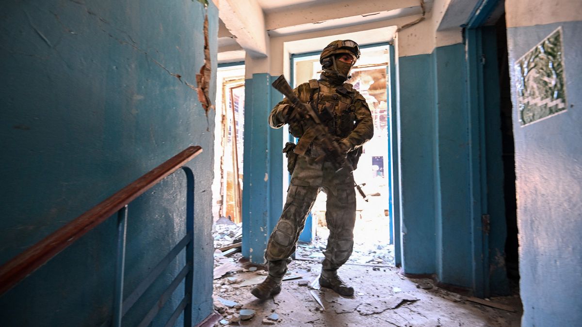Стаття: Путін підписав закон про конфіскацію майна за «дискредитацію» армії РФ