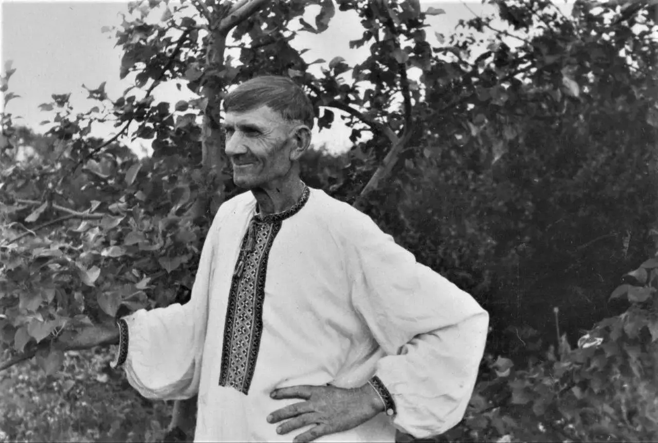 Стаття: «Цикл історій про втрати і звʼязок з місцем»: митці представили виставку про Донеччину