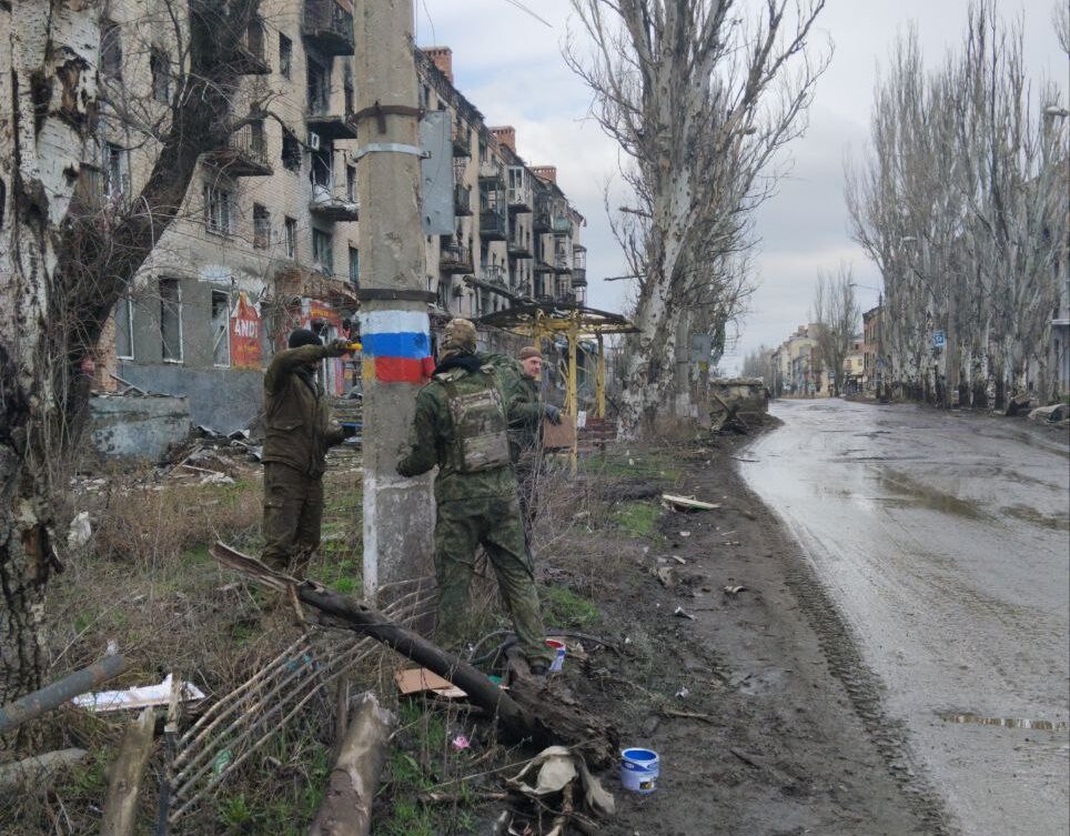 Зображення посту: В окупованому Бахмуті росіяни проводять «благоустрій» вулиць