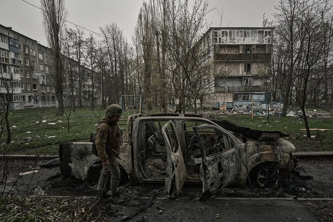 Зображення посту: «Тіла цивільних повсюди». Фотограф Ліберов показав світлини з Покровська