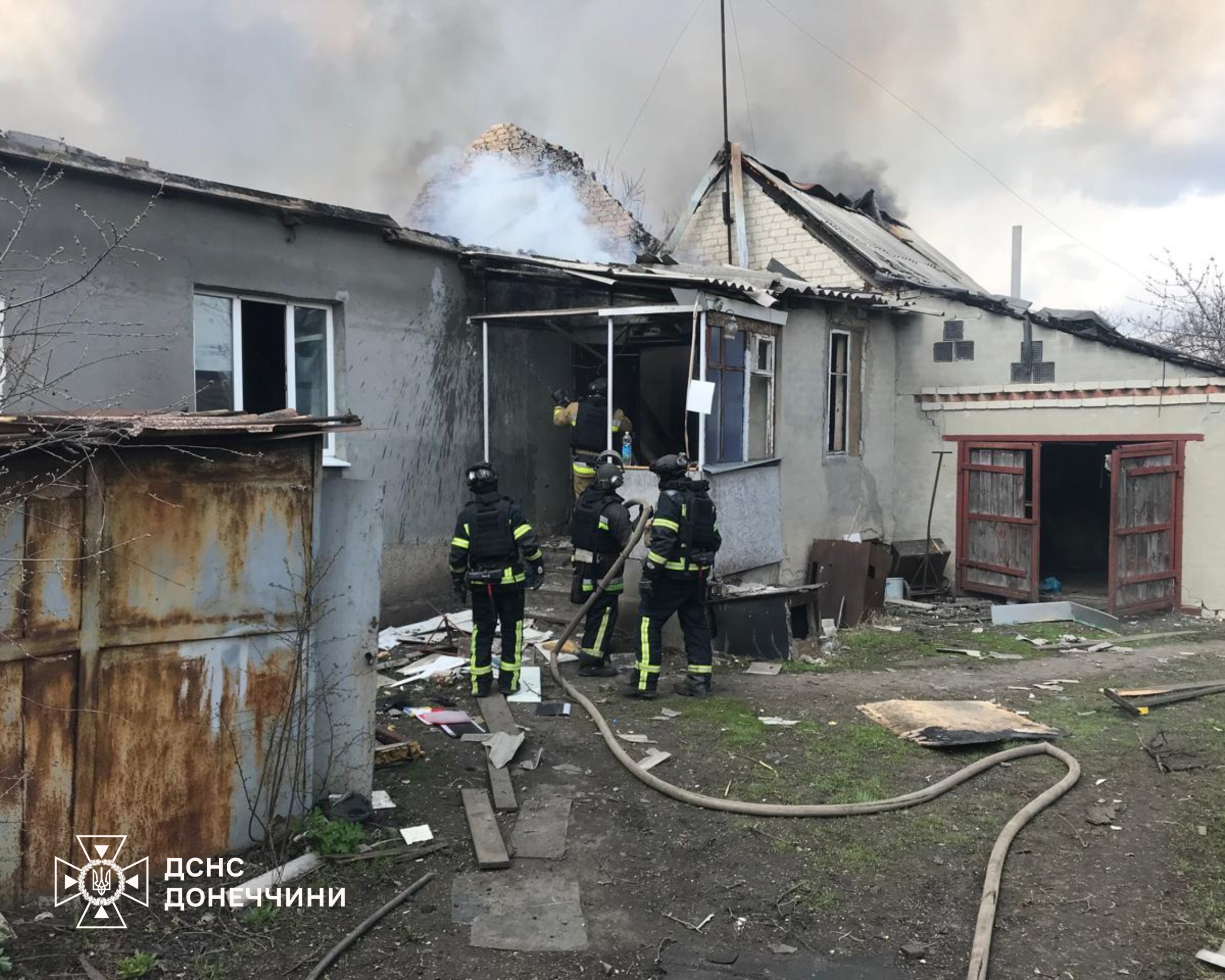 Стаття: Росіяни зруйнували авіабомбою 21 будинок в Покровському районі