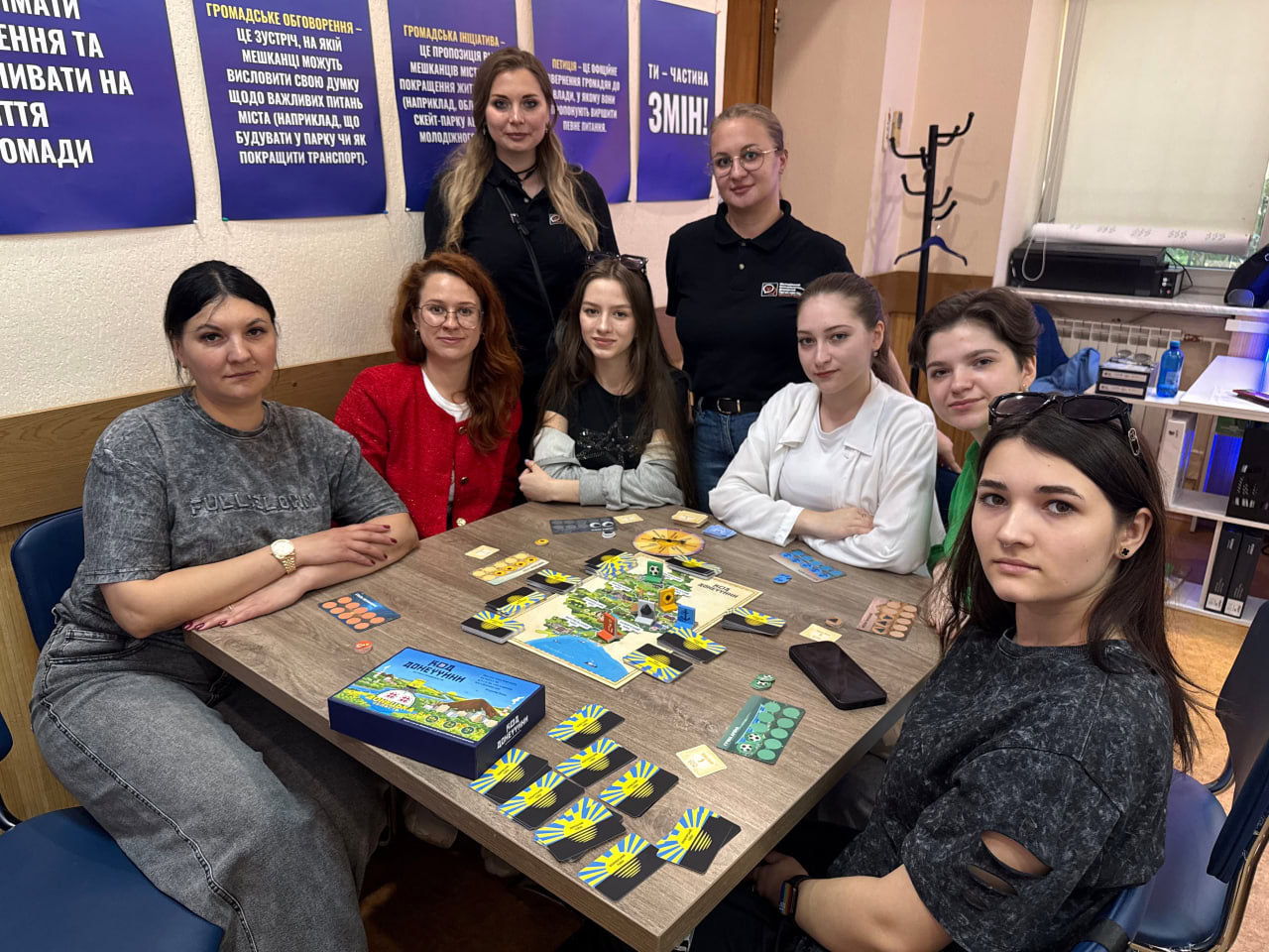 Зображення посту: Переселенці створили настільну гру «Код Донеччини» про історію та культурну спадщину регіону