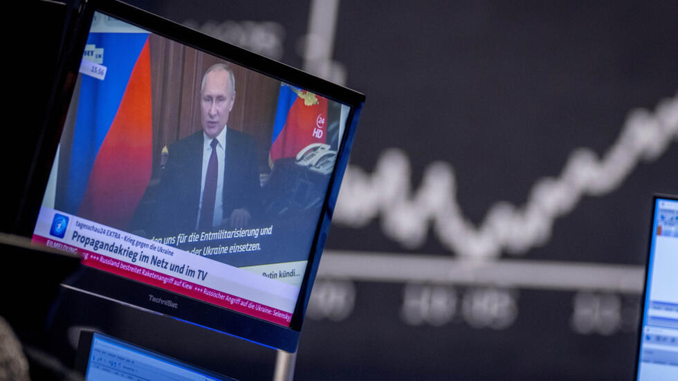 Стаття: Росія активізує дезінформаційні кампанії про переговори та 9 травня