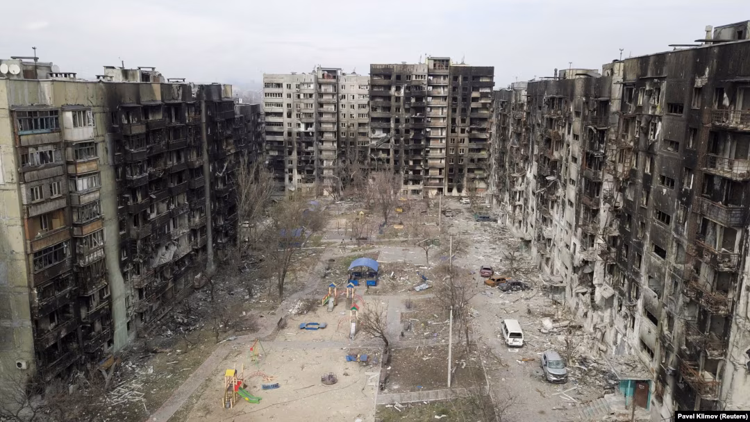 Зображення посту: Окупанти нібито відновили 1200 багатоповерхівок у Маріуполі
