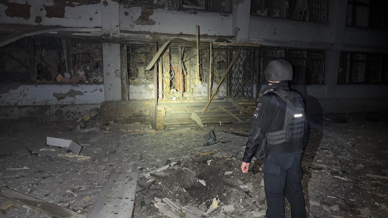 Стаття: Росіяни атакували Донеччину дронами та авіабомбами: поранений водій ДСНС