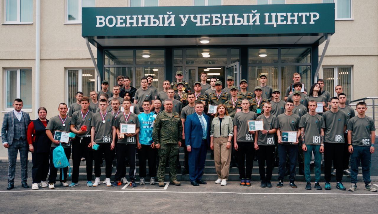 Зображення посту: Окупанти перетворили один з корпусів університету в Луганську на навчальний військовий центр