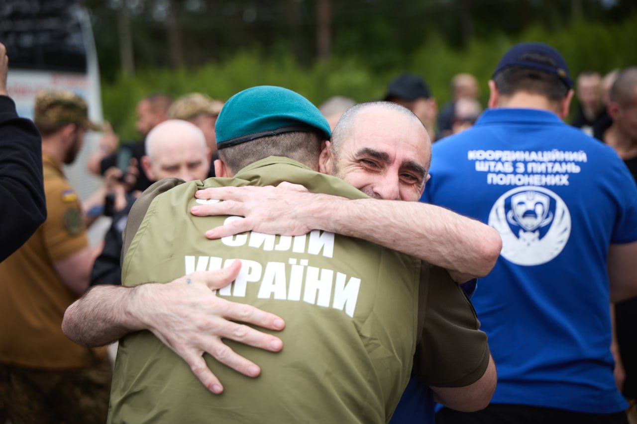 Стаття: Захисники Маріуполя Олег Музлов та Ігор Богданов – серед військових, яких повернули з російського полону