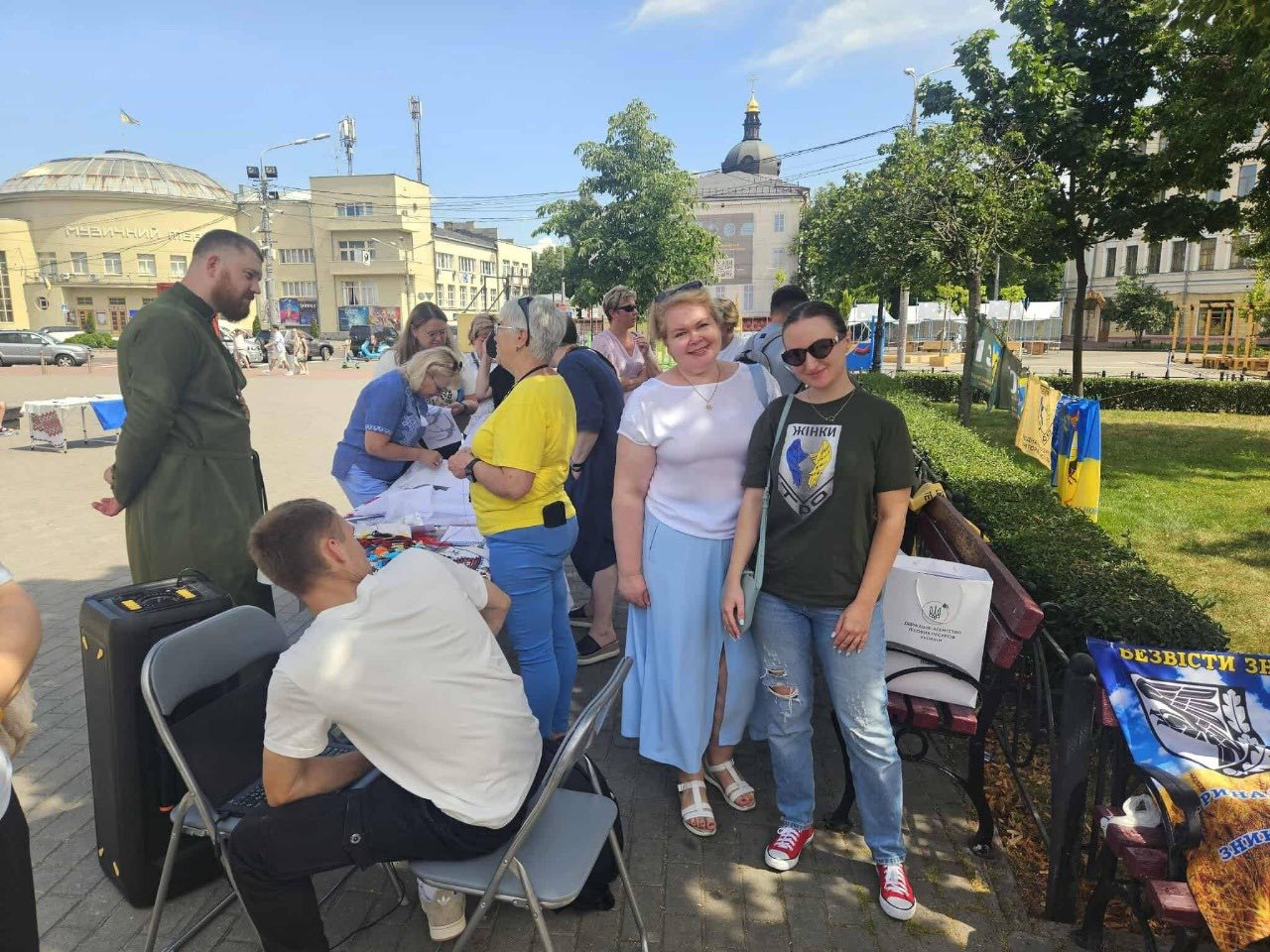 Зображення посту: У Києві стартувала акція «Рушник надії» на підтримку родин полонених
