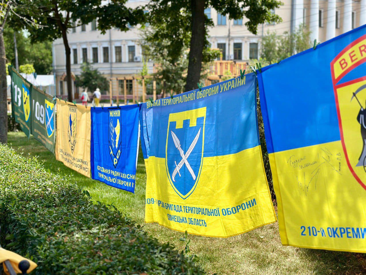 Зображення посту: У Києві стартувала акція «Рушник надії» на підтримку родин полонених