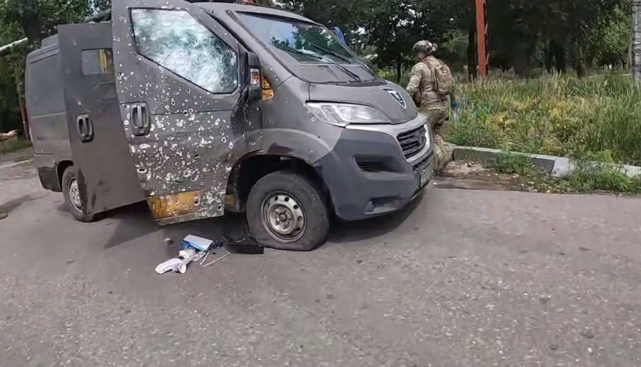 Зображення посту: Поранений поліцейський екіпажу «Білий янгол» проходить лікування після удару дроном у Покровську