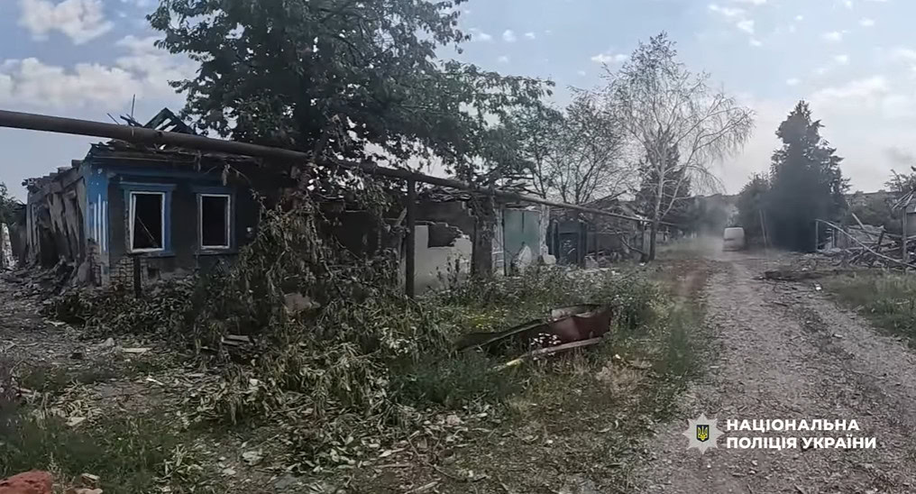 Зображення посту: «Білі янголи» евакуювали жителів Покровська і Родинського під обстрілами дронів