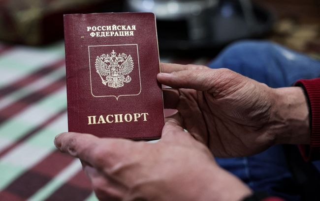 Стаття: Навіть за держзраду: Кремль заборонив позбавляти російського громадянства українців в окупації
