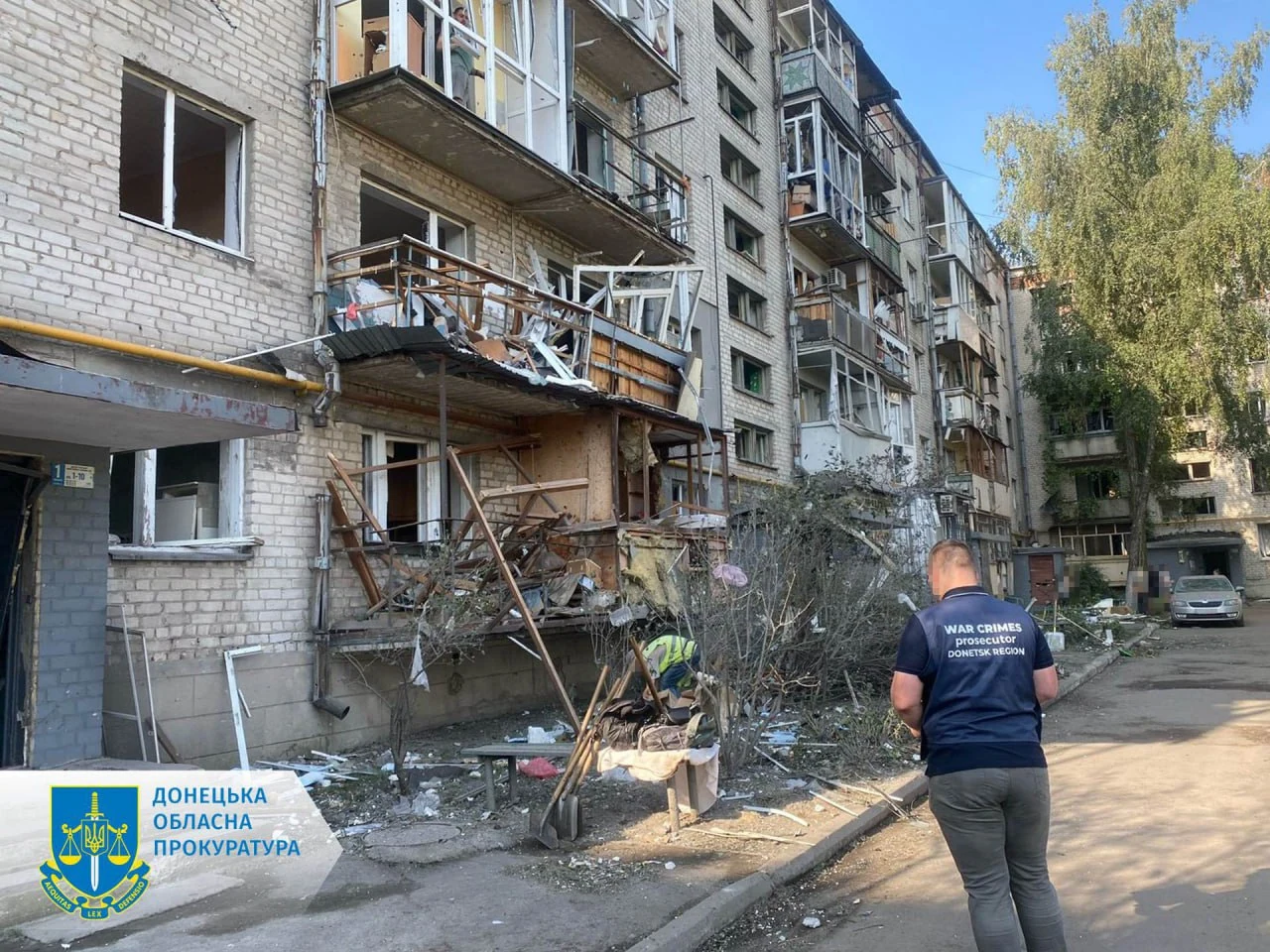 Стаття: Окупанти скинули авіабомби на житлові квартали Слов’янська, пошкодивши корпус університету