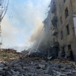 Зображення посту: У Краматорську росіяни обстрілом зруйнували п’ятиповерхівку: одна людина загинула, ще 11 поранені