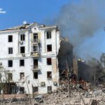 Зображення посту: У Краматорську росіяни обстрілом зруйнували п’ятиповерхівку: одна людина загинула, ще 11 поранені