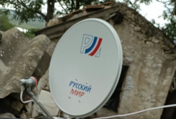 Стаття: Замість води — пропагандистські антени РФ: росіяни встановлююють своє телебачення в окупації