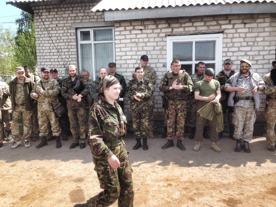 Зображення посту: «Ти повертаєшся з фронту, але — в місто, яке бомбардують»: історія ветеранки Катерини Котлярової