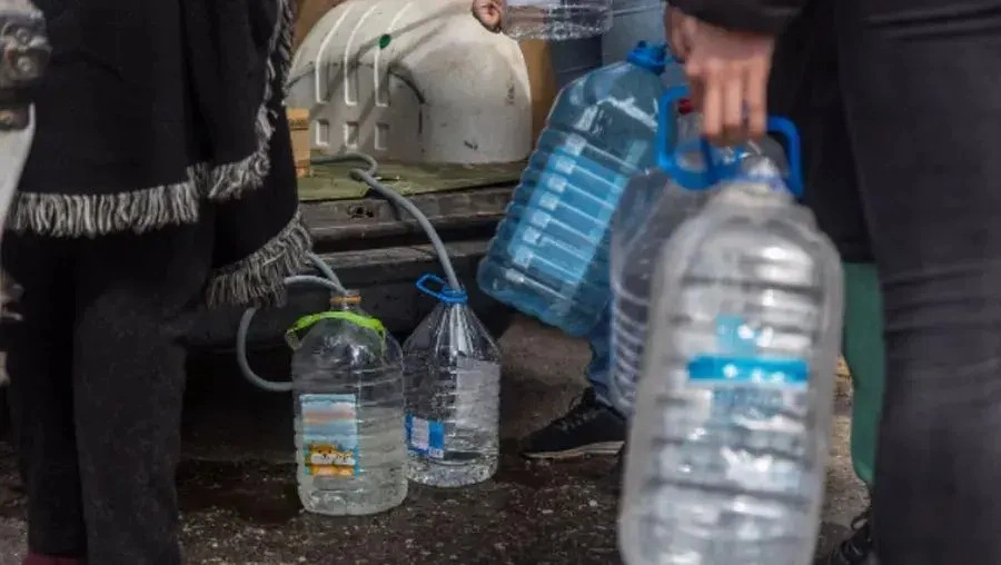 Стаття: Окупанти повідомили про зупинку водопостачання у Єнакієвому та Дебальцевому