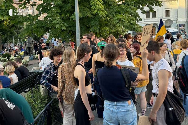 Стаття: У Києві змінили порядок проведення культурних і урочистих заходів: потрібне погодження з Генштабом