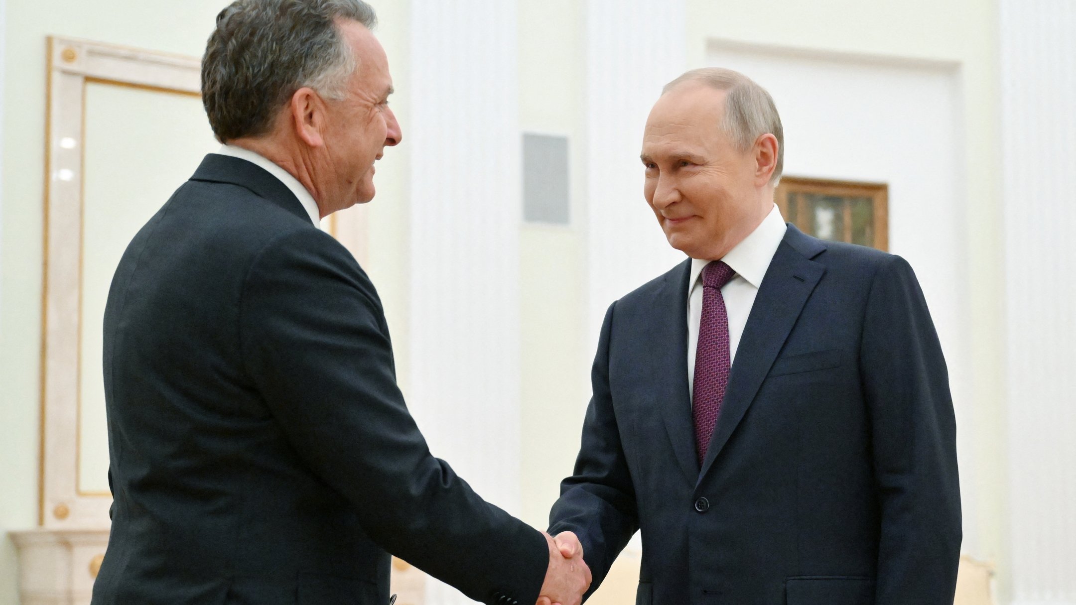 Стаття: Віткофф передав російський «Орден мужності» сім’ї американця, який воював проти України