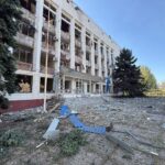 Зображення посту: Четверо людей, ймовірно, залишаються під завалами пошкоджених обстрілами багатоповерхівок у Костянтинівці