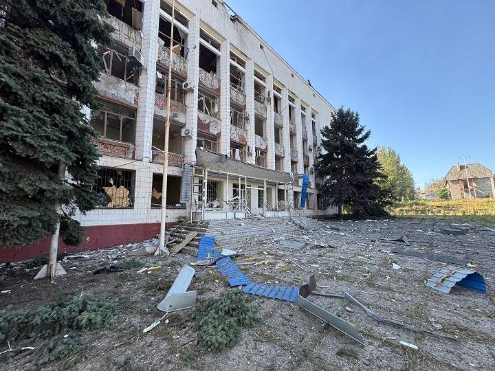 Зображення посту: Четверо людей, ймовірно, залишаються під завалами пошкоджених обстрілами багатоповерхівок у Костянтинівці