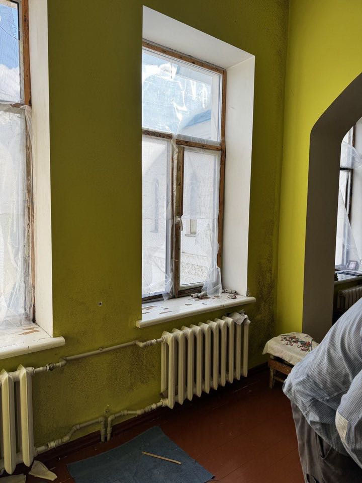 Зображення посту: У Святогірську окупанти пошкодили обстрілом Свято-Успенську лавру