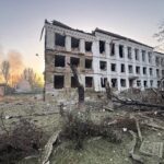 Зображення посту: Четверо людей, ймовірно, залишаються під завалами пошкоджених обстрілами багатоповерхівок у Костянтинівці