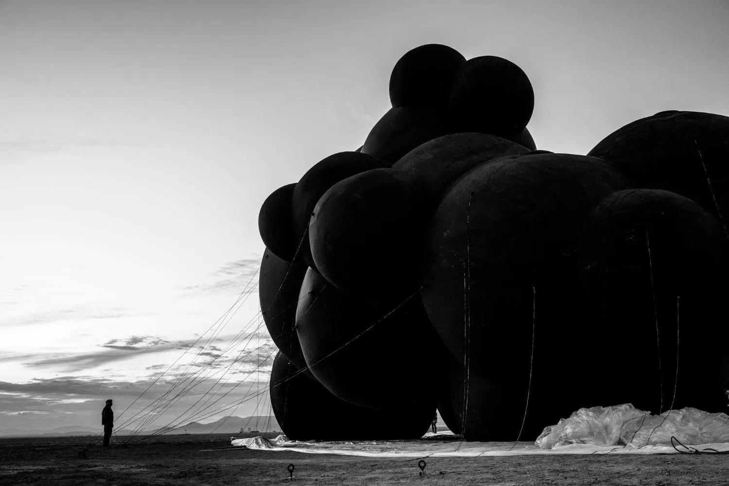 Стаття: Українська інсталяція «Чорна Хмара» простояла на Burning Man лише день через бурю