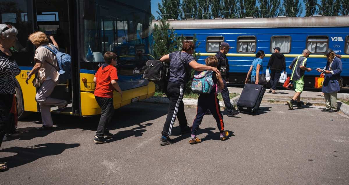 Стаття: Кабмін подовжив програму виплат переселенцям із вразливих категорій та оновив правила їх призначення