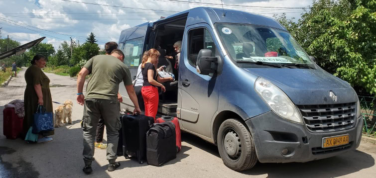 Стаття: У Павлограді критична ситуація з розміщенням евакуйованих з Донеччини — потік зріс до 400 людей на добу