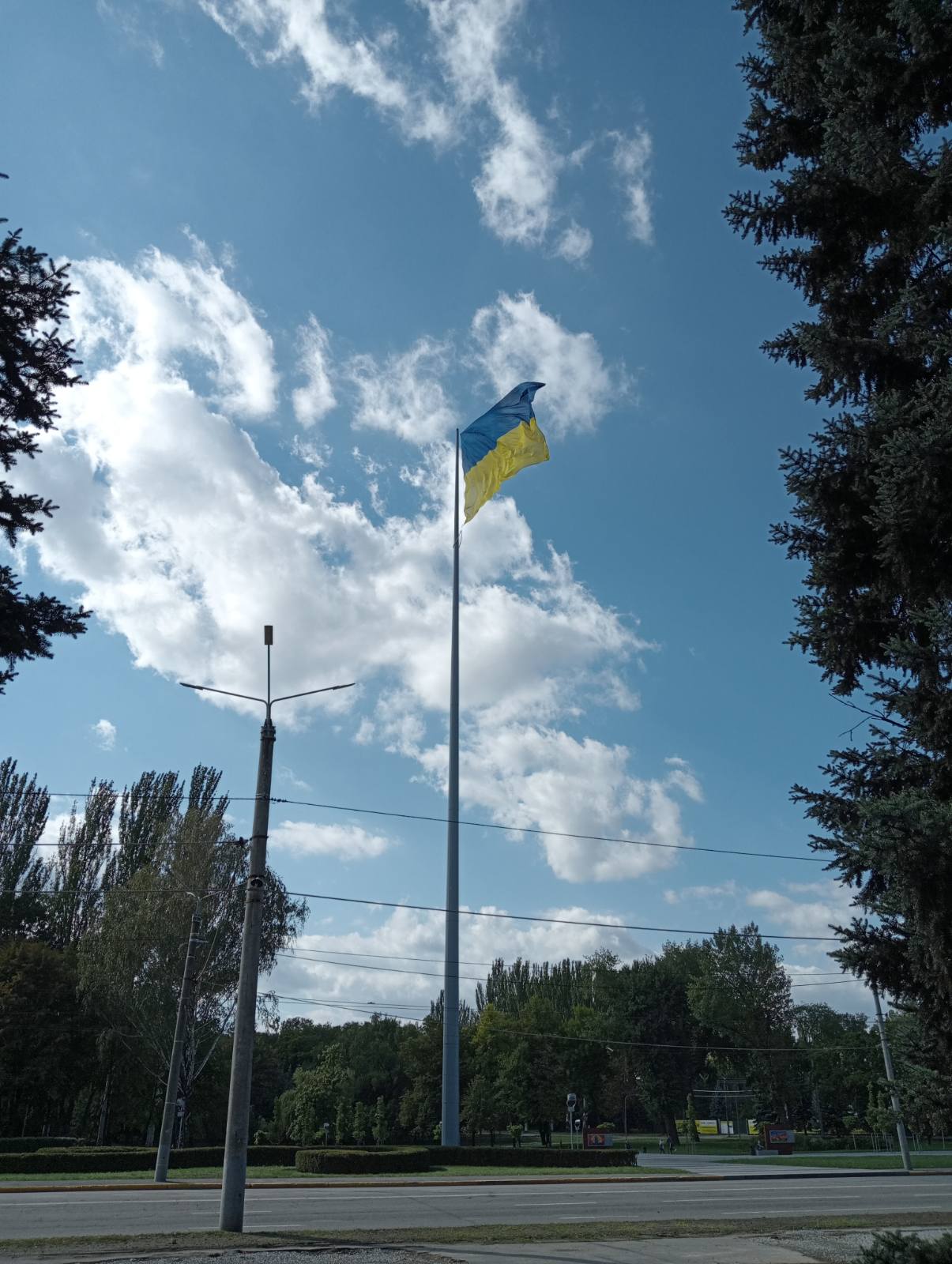Зображення посту: Втеча в нікуди. Як відсутність житла змушує повертатися в зону бойових дій — і хто допомагає знайти дім у тилу