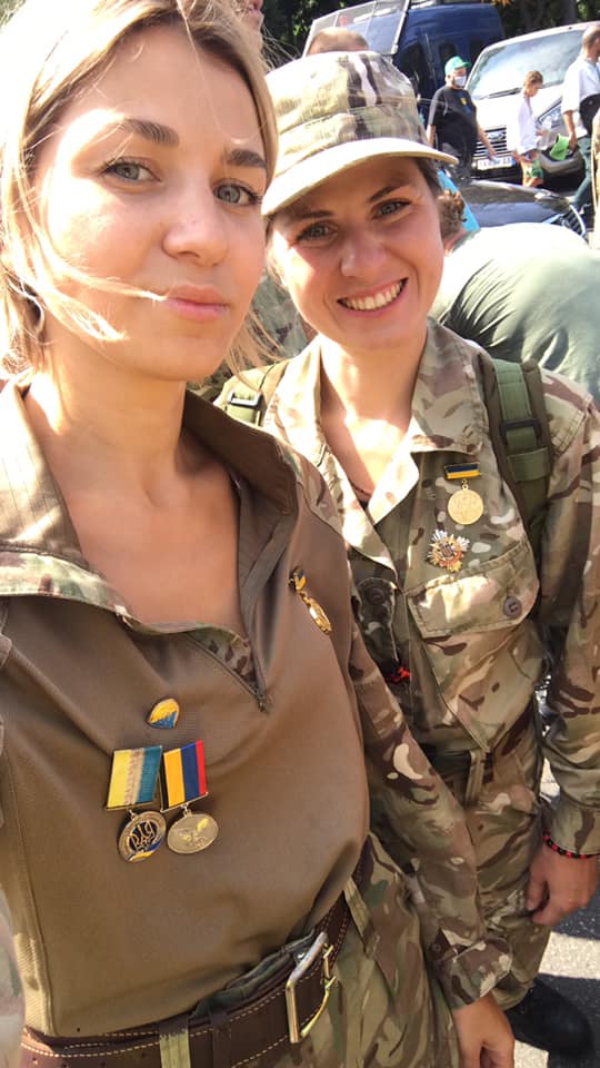 Зображення посту: «Ти повертаєшся з фронту, але — в місто, яке бомбардують»: історія ветеранки Катерини Котлярової