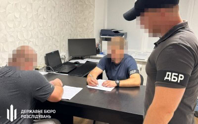 Стаття: ДБР повідомило про підозру у незаконних виплатах військовим офіцеру відділу на Донеччині