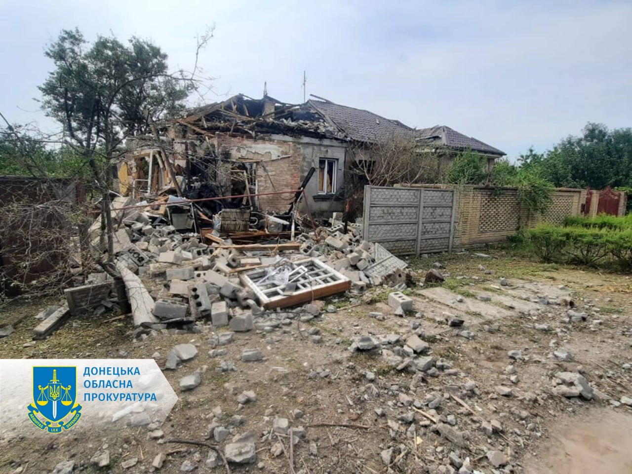 Стаття: Росіяни вдарили з РСЗВ по житлових будинках у Дружківці: поранено п’ятьох людей