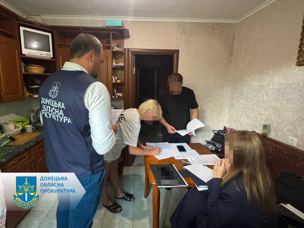 Зображення посту: Фальсифікації в освітній та медичній сферах: 20 чиновників Донеччини отримали підозри