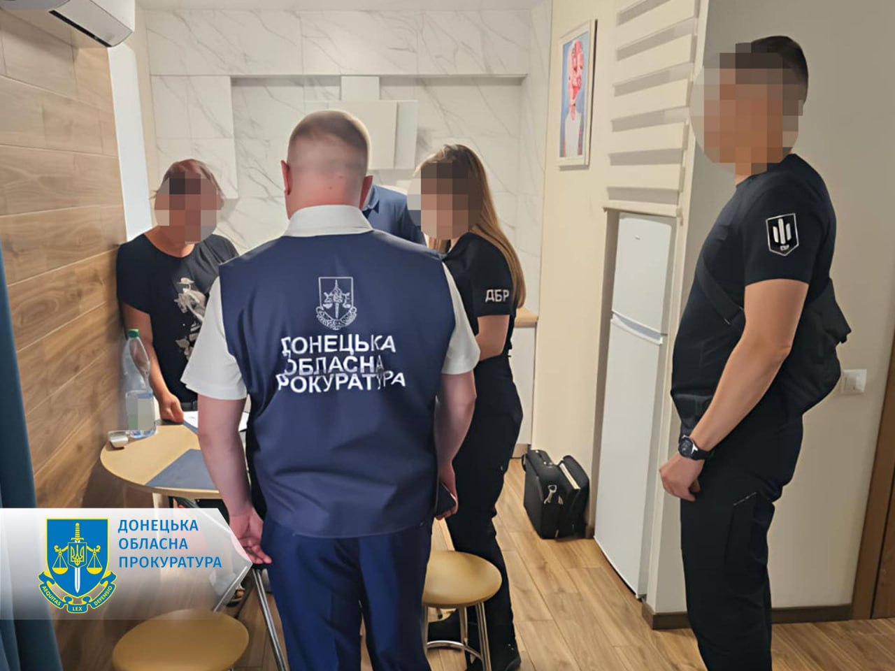Зображення посту: Фальсифікації в освітній та медичній сферах: 20 чиновників Донеччини отримали підозри