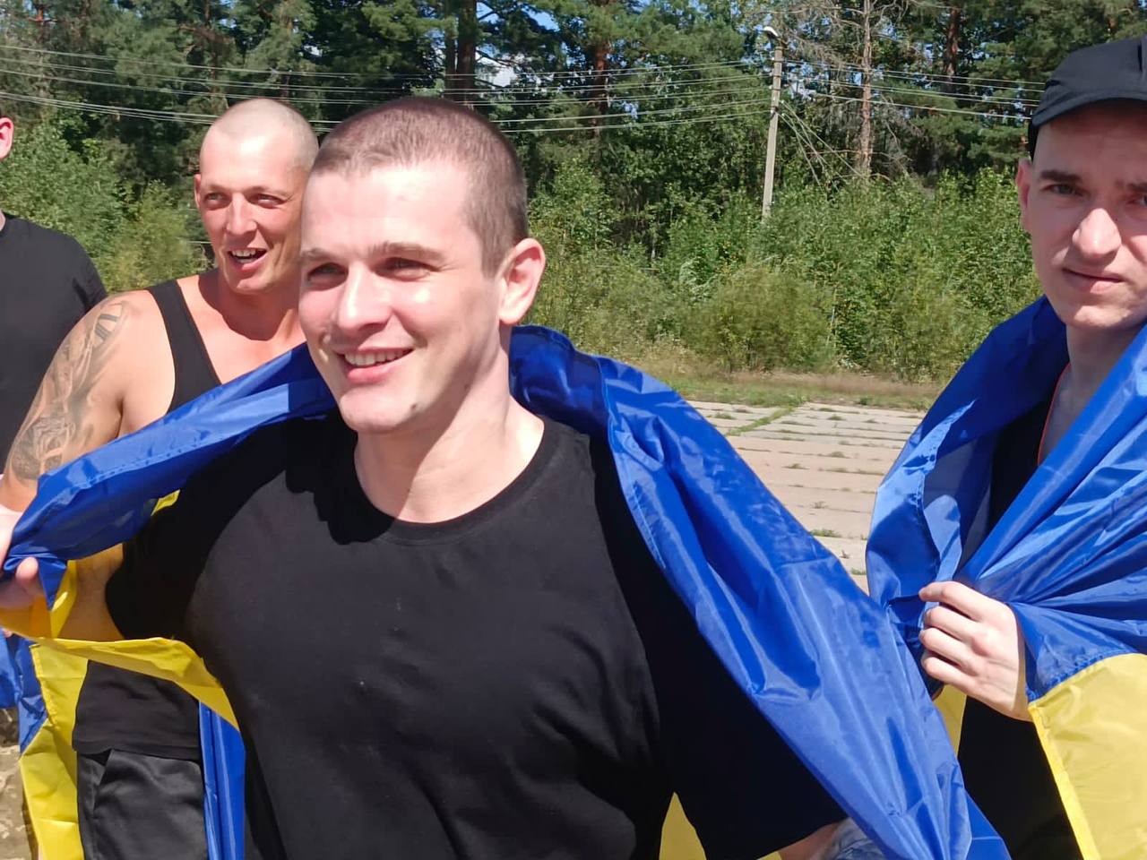 Зображення посту: Обмін військових і цивільних: Україна повернула полонених, яких росіяни утримували ще з 2014 року