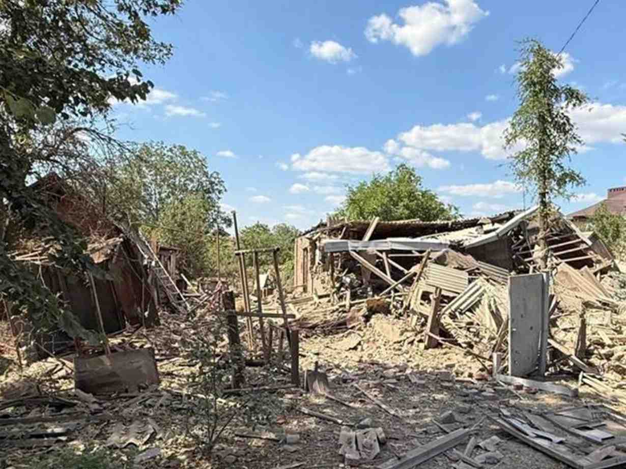 Стаття: Росія обстріляла ринок і житлові будинки на Донеччині: є загиблі та поранені