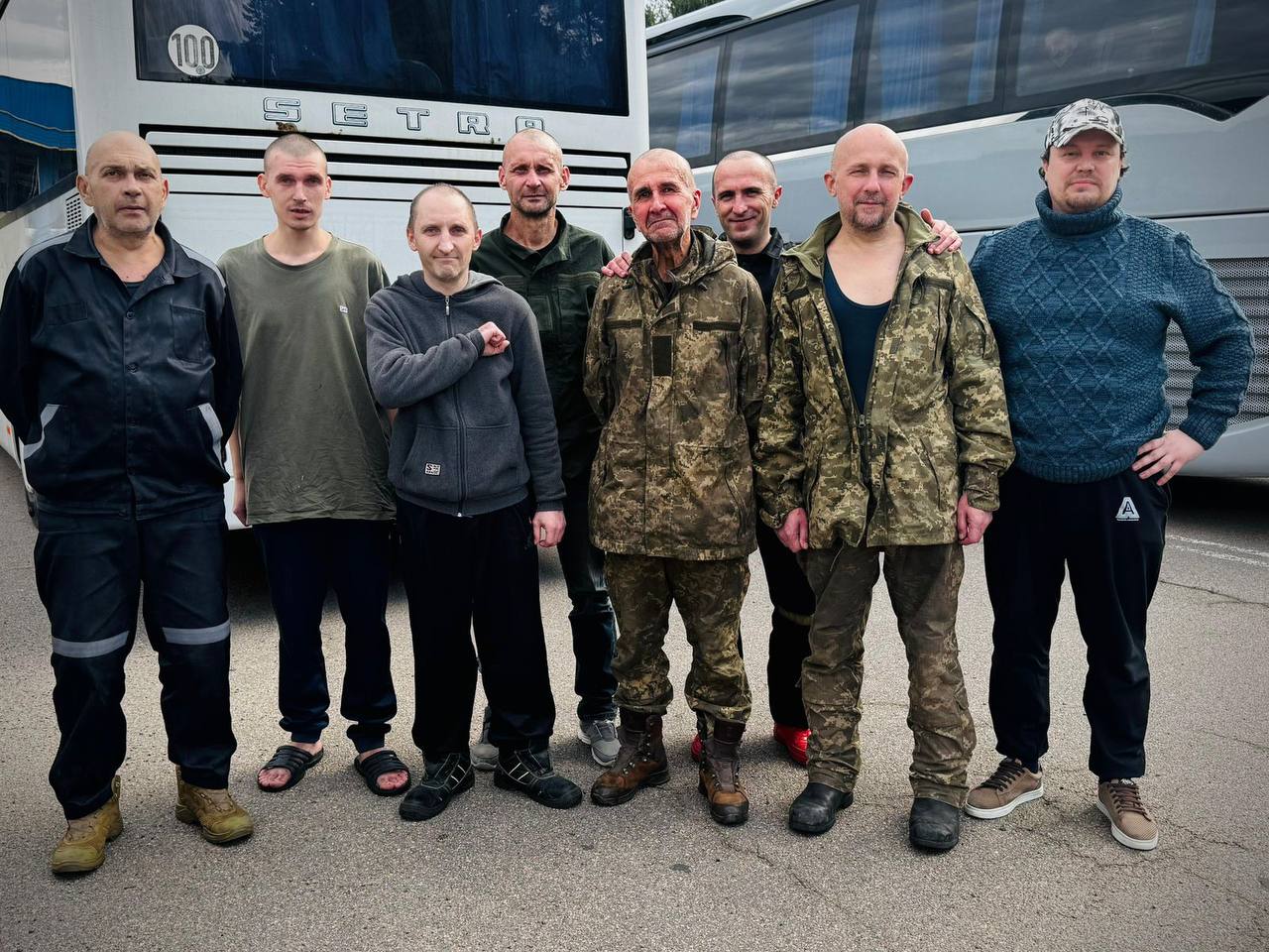 Зображення посту: Обмін полоненими у День Незалежності: Україна повернула військових та цивільних