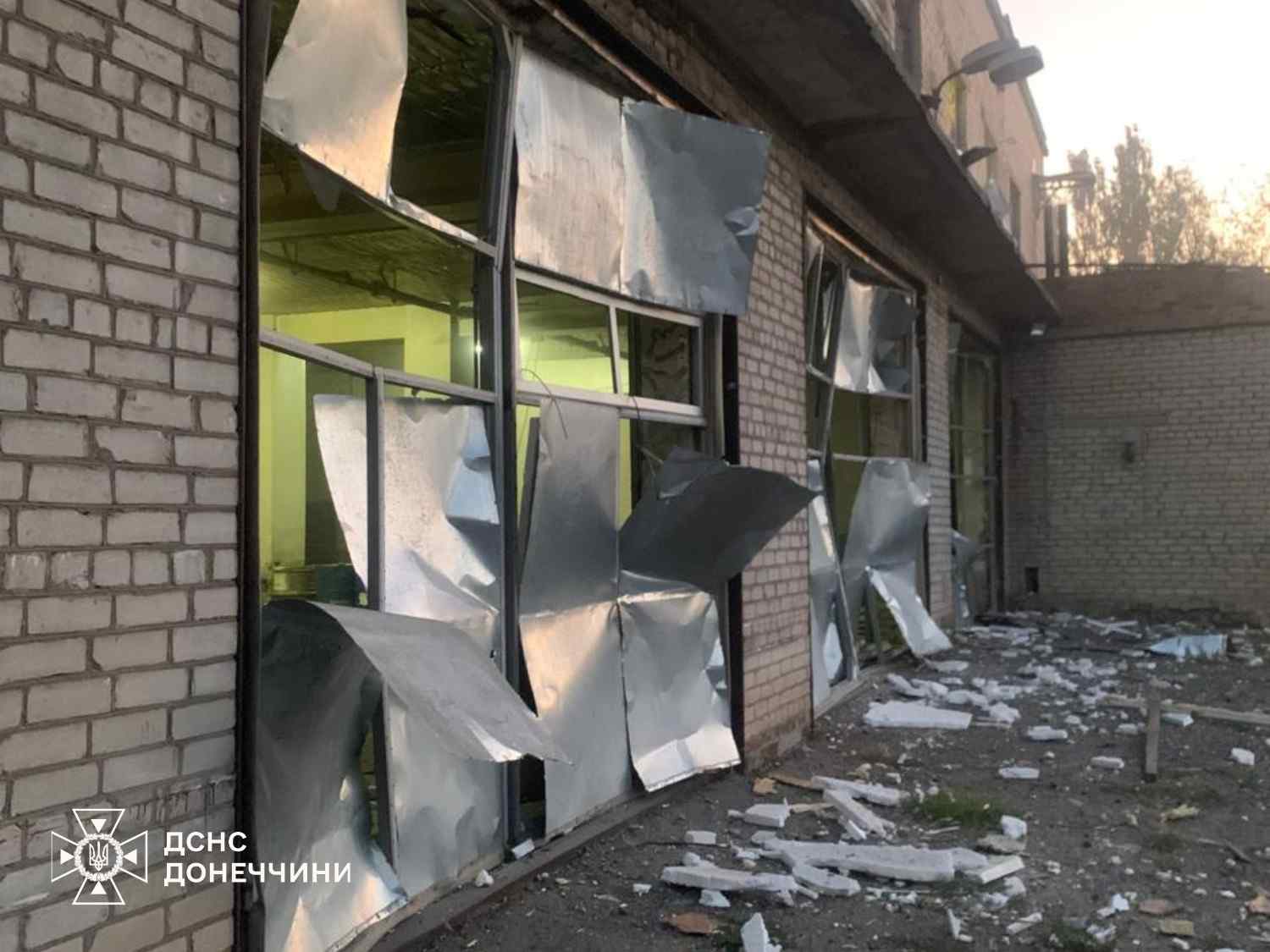 Зображення посту: Росія обстріляла пожежну частину в Костянтинівці: пошкоджено техніку та будівлю