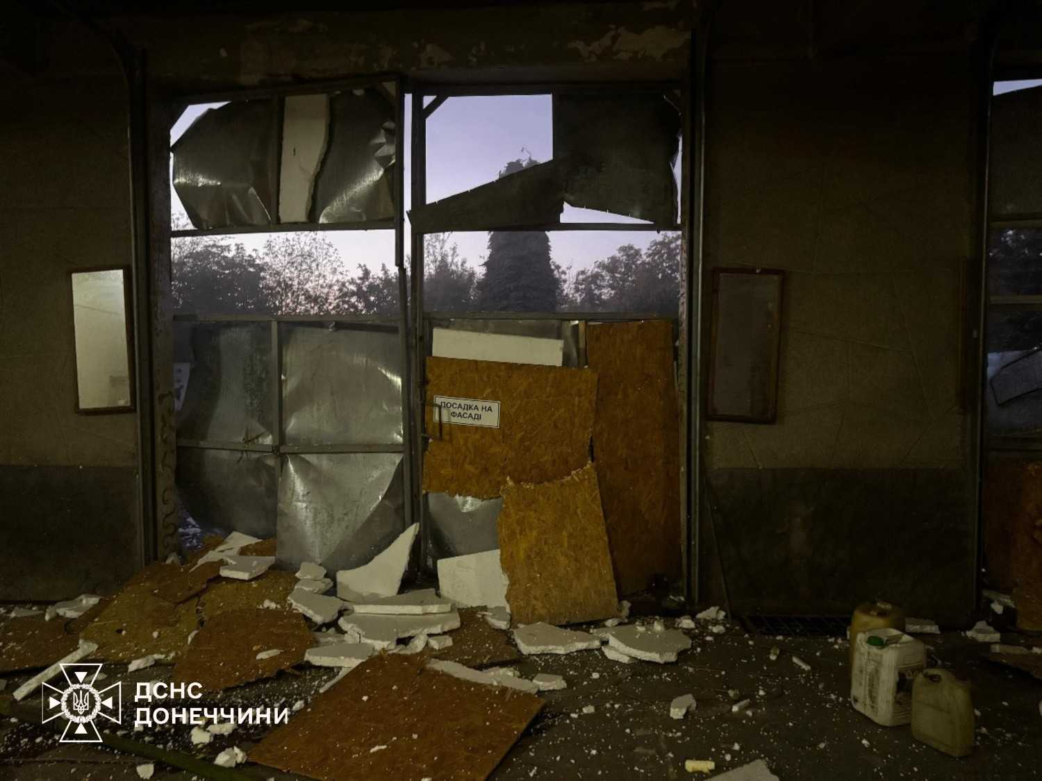 Зображення посту: Росія обстріляла пожежну частину в Костянтинівці: пошкоджено техніку та будівлю