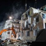 Зображення посту: У Києві завершили пошукову операцію після удару РФ: 10 людей досі зниклі безвісти