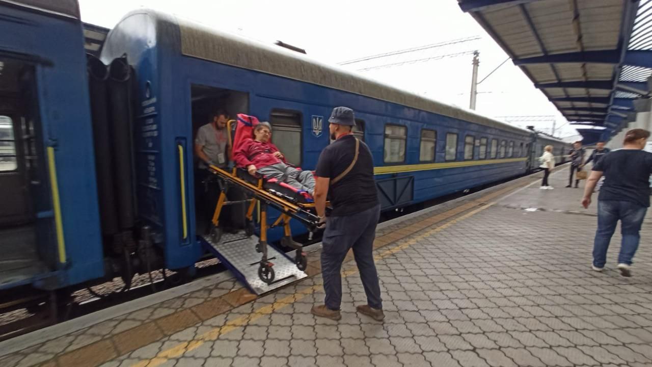 Зображення посту: У серпні з Донеччини евакуювали 887 жителів