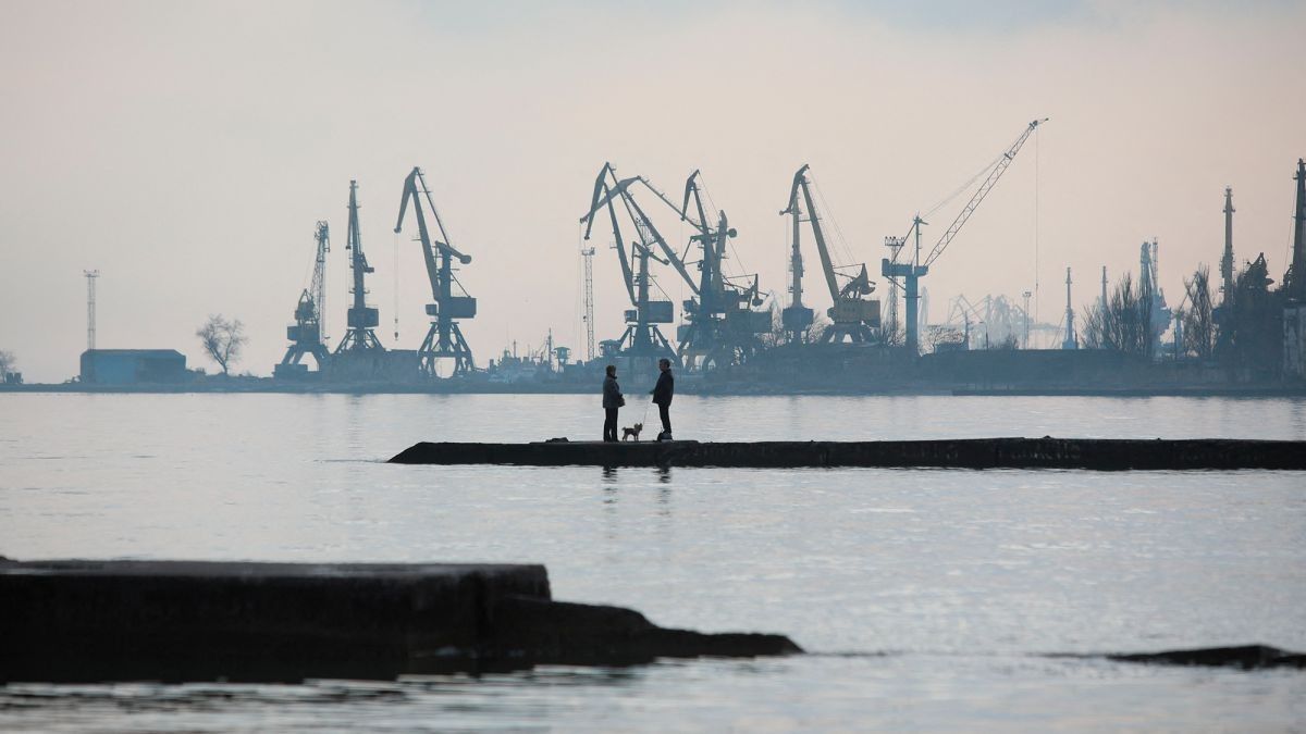 Стаття: Росія відкрила порти Маріуполя та Бердянська для іноземних суден